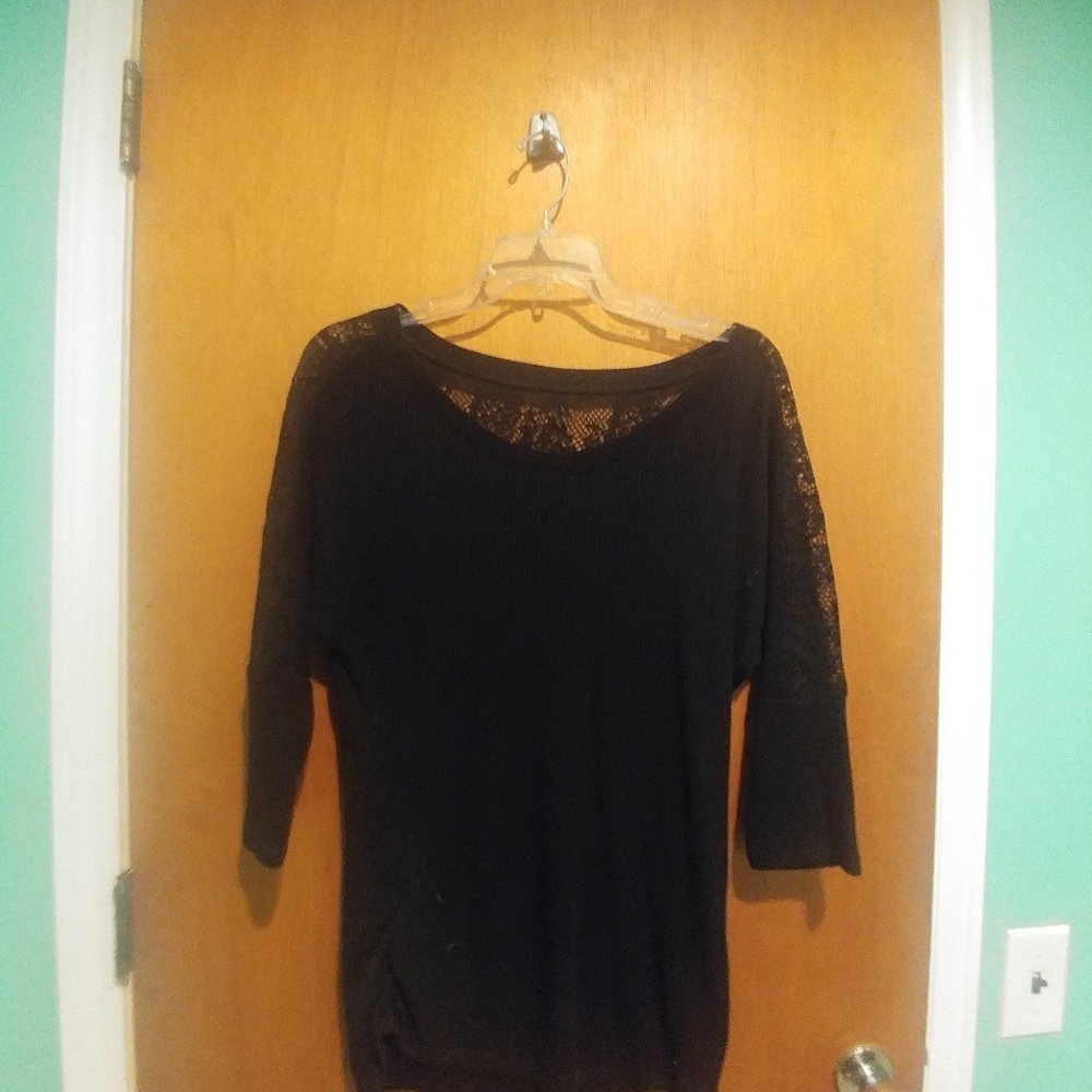 Black 3/4 Sleeve Length Shirt